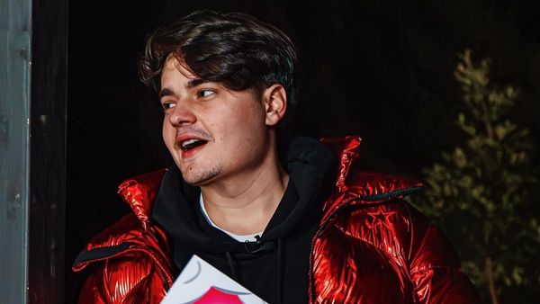 Război total după lansarea filmului Buzz House! Reacția lui Selly, după acuzațiile grave la adresa scenaristului peliculei: &rdquo;Este periculos pentru societate&rdquo;