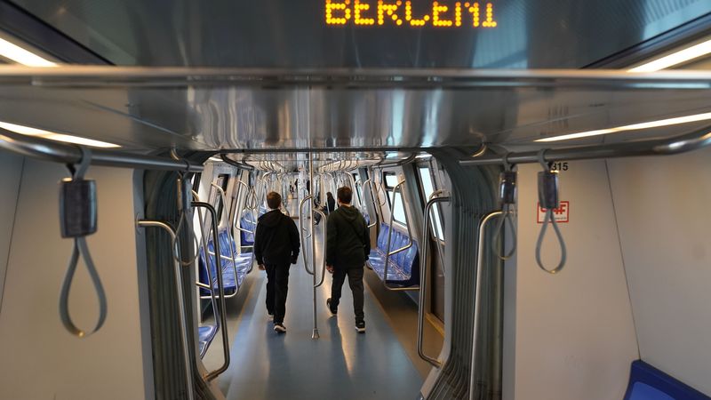 Cum circulă metroul de 1 Mai și &icirc;n noaptea de &Icirc;nviere