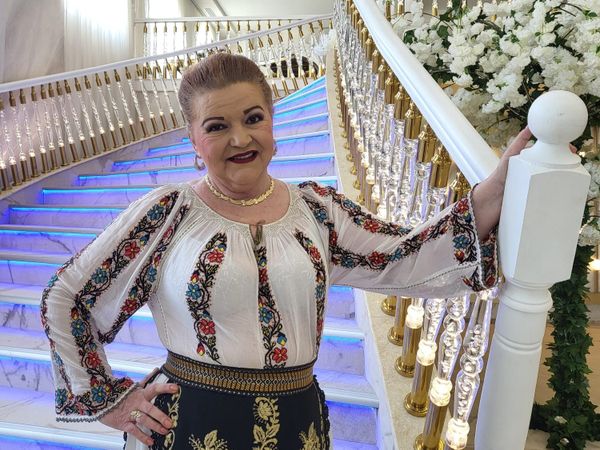 Maria C&acirc;rneci, dezvăluiri emoționante despre soțul ei! Cum a fost cucerită marea doamnă a muzicii rom&acirc;nești?