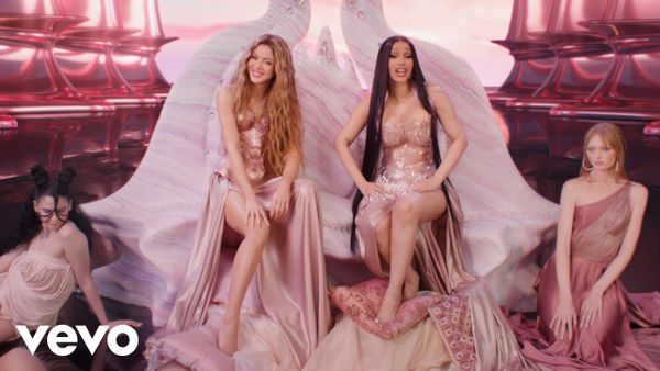 SHAKIRA & CARDI B - Punteria