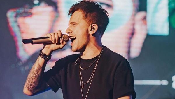 C&acirc;ți bani cere Florin Ristei pentru o oră de c&acirc;ntat: "Dacă auziți vreodată prețuri din altă parte, să ne sunați"