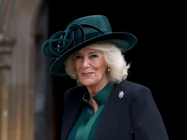 Cum a fost surprinsă recent regina Camilla alături de presupusa amantă a prințului William, Rose Hanbury