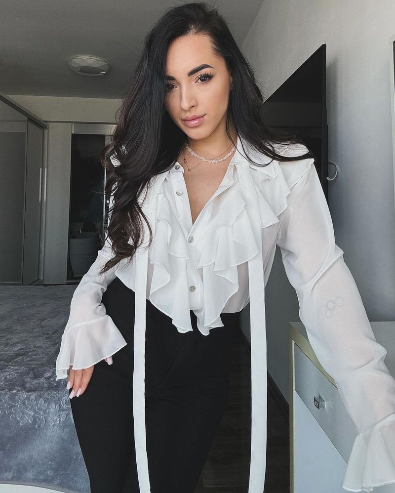 Cum a stabilit Larisa Iordache când va face cununia civilă?