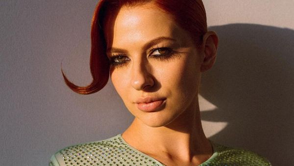 ”Cam vulgară” Lidia Buble, criticată dur după ce a apărut la bustul gol