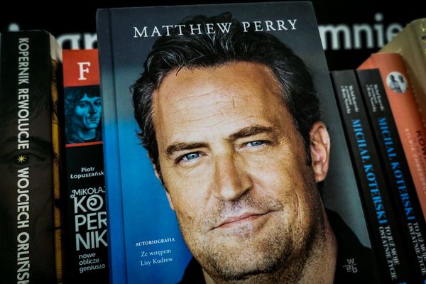 Moartea lui Matthew Perry este investigată de poliţia din Los Angeles şi DEA din cauza ketaminelor găsite &icirc;n s&acirc;ngele său