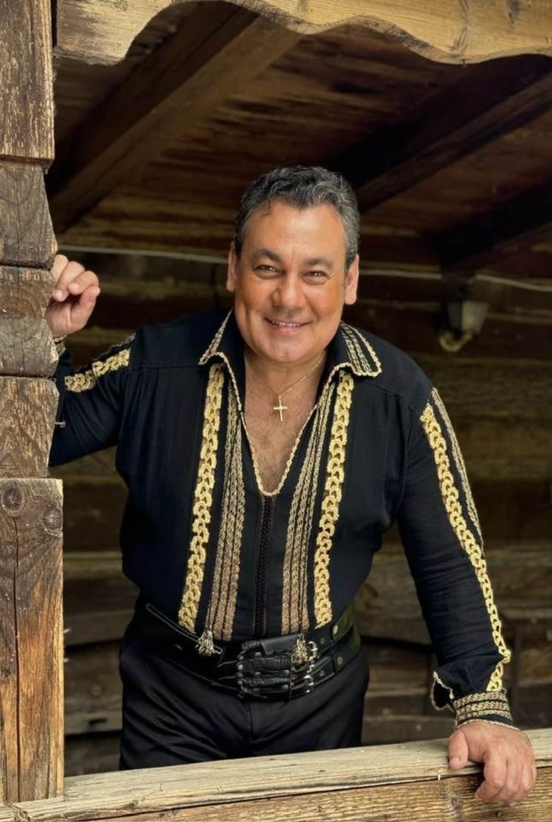 Fații Dolănescu, chemați din nou în fața instanței