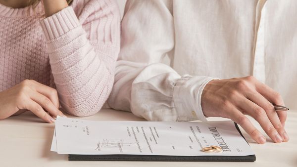Cât de scump este să divorțezi? Ce taxă se plătește la separare