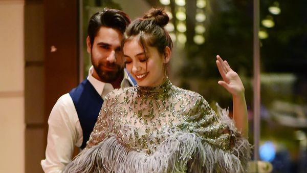 "Pentru că eu împart viața cu el a fost un mare avantaj". Neslihan Atagül, protagonista serialului “Fiica ambasadorului”, despre proiectul comun cu soțul ei, Kadir Doğulu