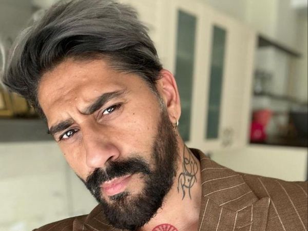 Connect-R și Alex Velea s-au &icirc;mpăcat pe scenă! Cei doi artiști au &icirc;ngropat securea războiului și și-au cerut iertare: &bdquo;Mereu te-am iubit ca pe fratele meu&rdquo;