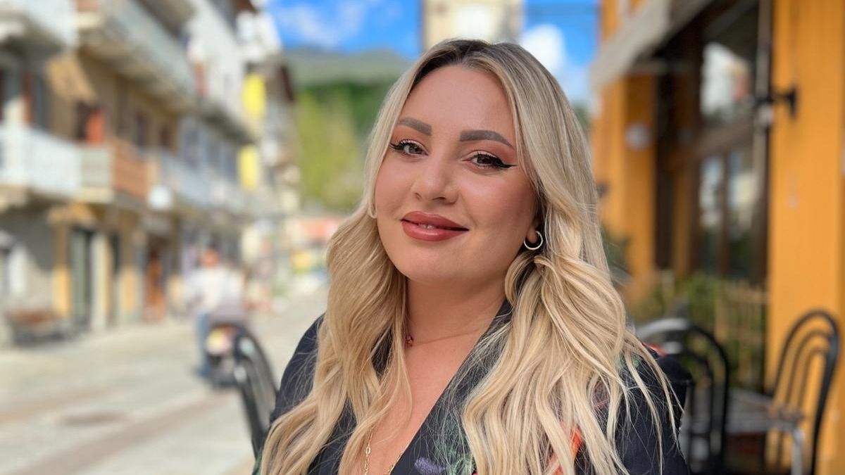 AVA se lansează pe piața internațională și c&acirc;ntă la televiziunea din Italia! Cunoscuta c&acirc;ntăreața a &icirc;ngenuncheat publicul cu vocea ei