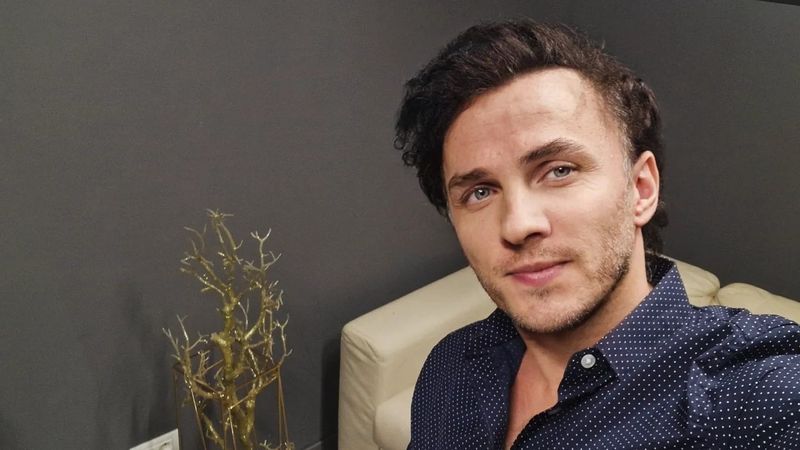 "&Icirc;n lunile de v&acirc;rf nu cobor ștacheta". C&acirc;t trebuie să scoateți din buzunare ca să vă cazați &icirc;n apartamentele pe care Mihai Trăistariu le deține &icirc;n Mamaia