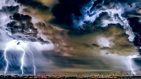 Alertă meteo! Cod Galben de ploi torențiale, furtuni și vijelii cu grindină. Ce zone sunt vizate