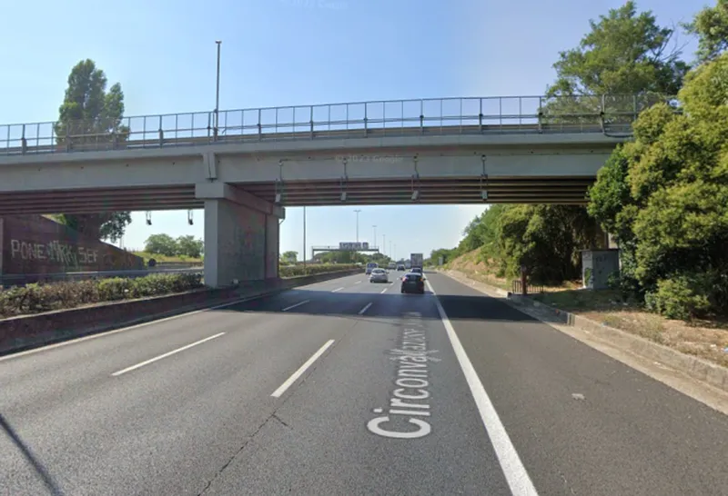  O mamă şi-a abandonat fiica din cauza unei note