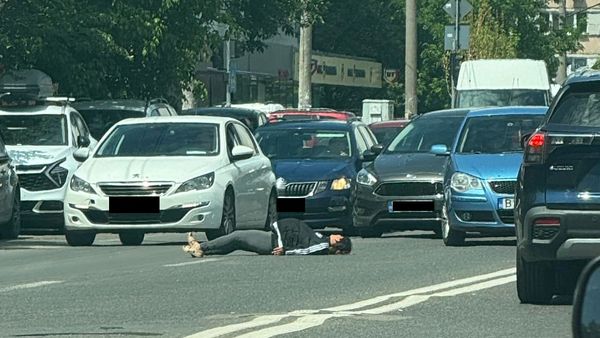 Legătura dintre femeia care se arunca în fața mașinilor în București și Mirela Vaida. Femeia a fost internată la Spitalul ”Obregia”