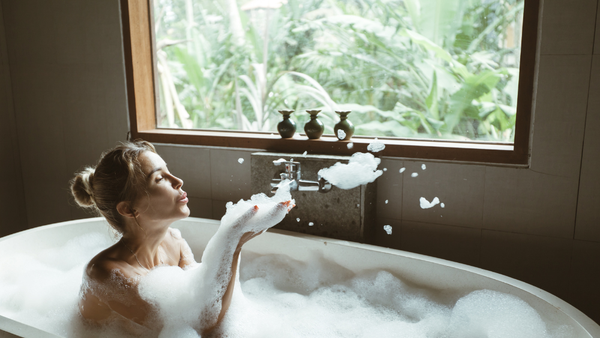 Inovații în designul băilor care duc relaxarea la superlativ