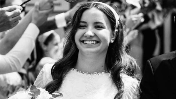 Cine este tânăra de 19 ani care a murit subit după ce a născut un băiețel, într-un spital din Suceava