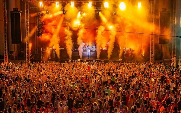 5000 de spectatori s-au &icirc;nt&acirc;lnit cu 13 x Smiley &icirc;ntr-o călătorie de entertainment suprem prin SmileyVerse, la Arenele Romane