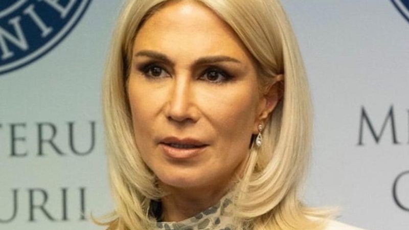 Ministrul Culturii a reacționat după ce Louis Vuitton ar fi copiat ia rom&acirc;nească &icirc;n noua colecție: &rdquo;Această situație merită transformată &icirc;ntr-o oportunitate&rdquo;