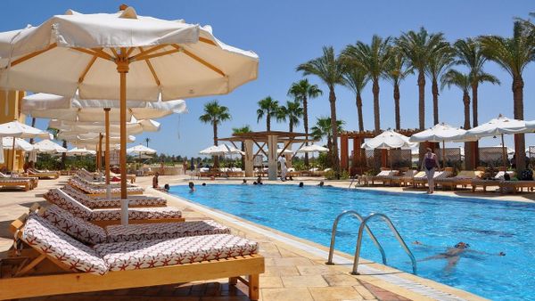 Când se deschid ștrandurile din București în 2024? Cele mai bune piscine la care să mergi în această vară