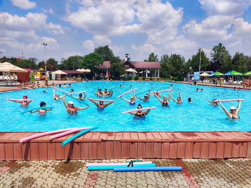 Când se deschid piscinele din București?