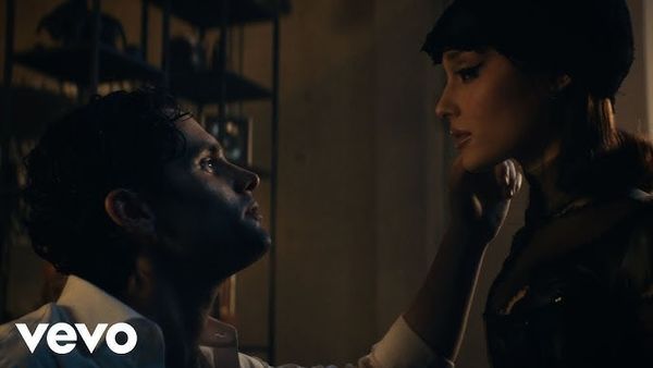 Ariana Grande a lansat piesa "the boy is mine"