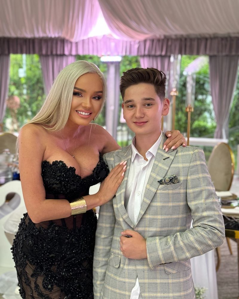 Ce relație are fiul Mariei Constantin cu fiul lui Robert Stoica?