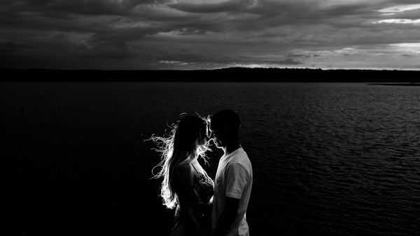 Micile gesturi care fac diferența: cum să păstrezi pasiunea și romantismul în cuplu