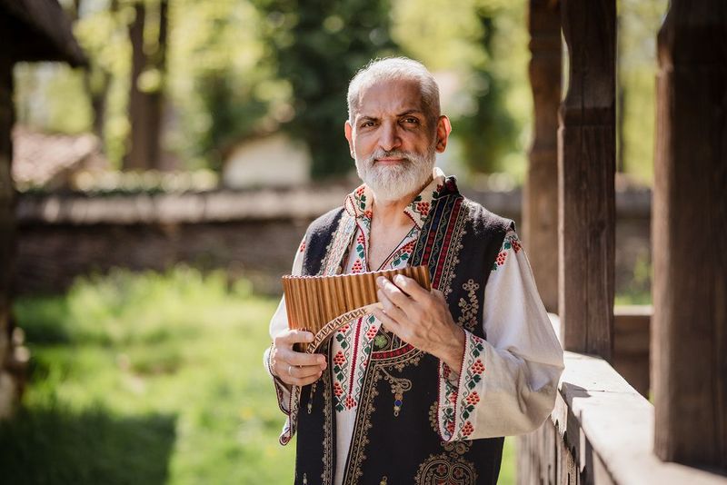 Damian Drăghici a devenit bunic 