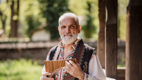 Cum se descurcă Damian Drăghici &icirc;n postura de bunic? Fiica artistului a devenit mamă pentru prima dată &icirc;n urmă cu trei luni