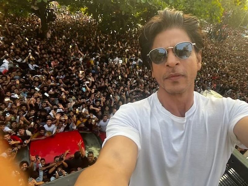  Shah Rukh Khan, internat la un spital după ce a suferit un infarct.