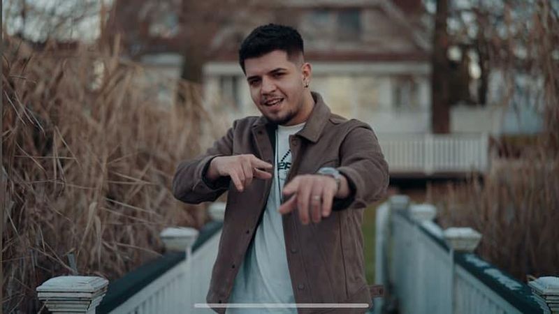 Cine este Babasha, artistul invitat să c&acirc;nte la concertul Coldplay