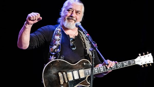 Cum se simte Nicu Covaci după ce a fost internat din nou &icirc;n spital: &bdquo;Șansele ca boala să &icirc;i revină sunt aproape zero&rdquo;