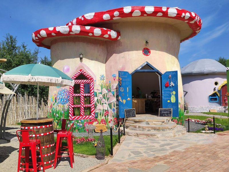 Află care sunt cele mai frumoase parcuri tematice din România 