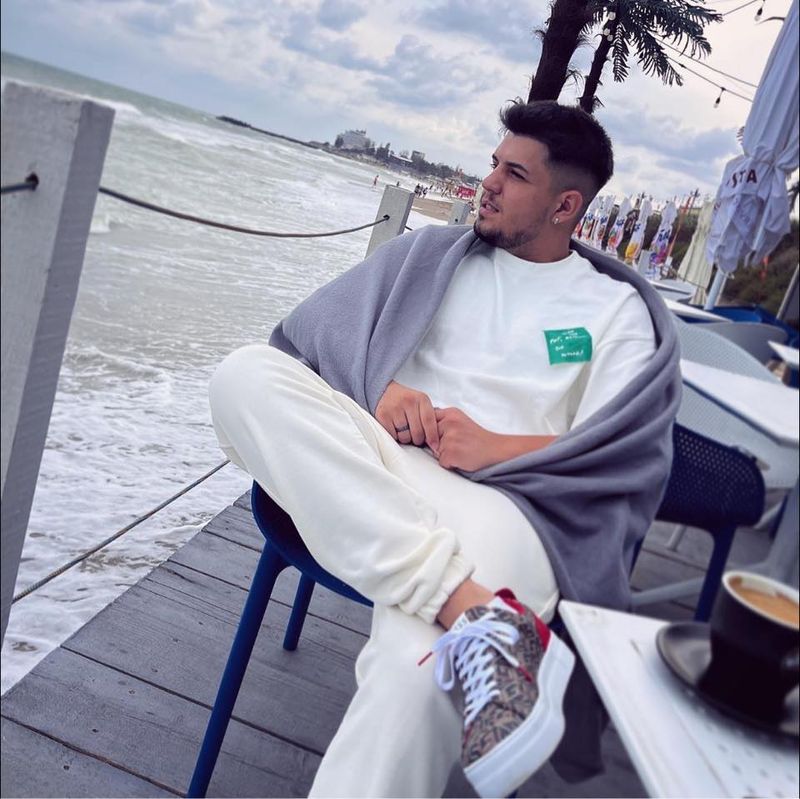 Babasha va cânta la „Beach, Please!”