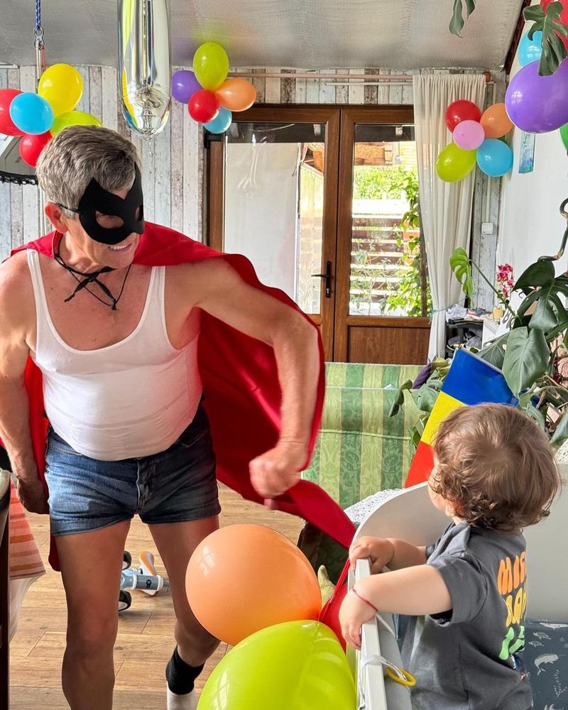 Fiul lui Theo Rose a împlinit un an