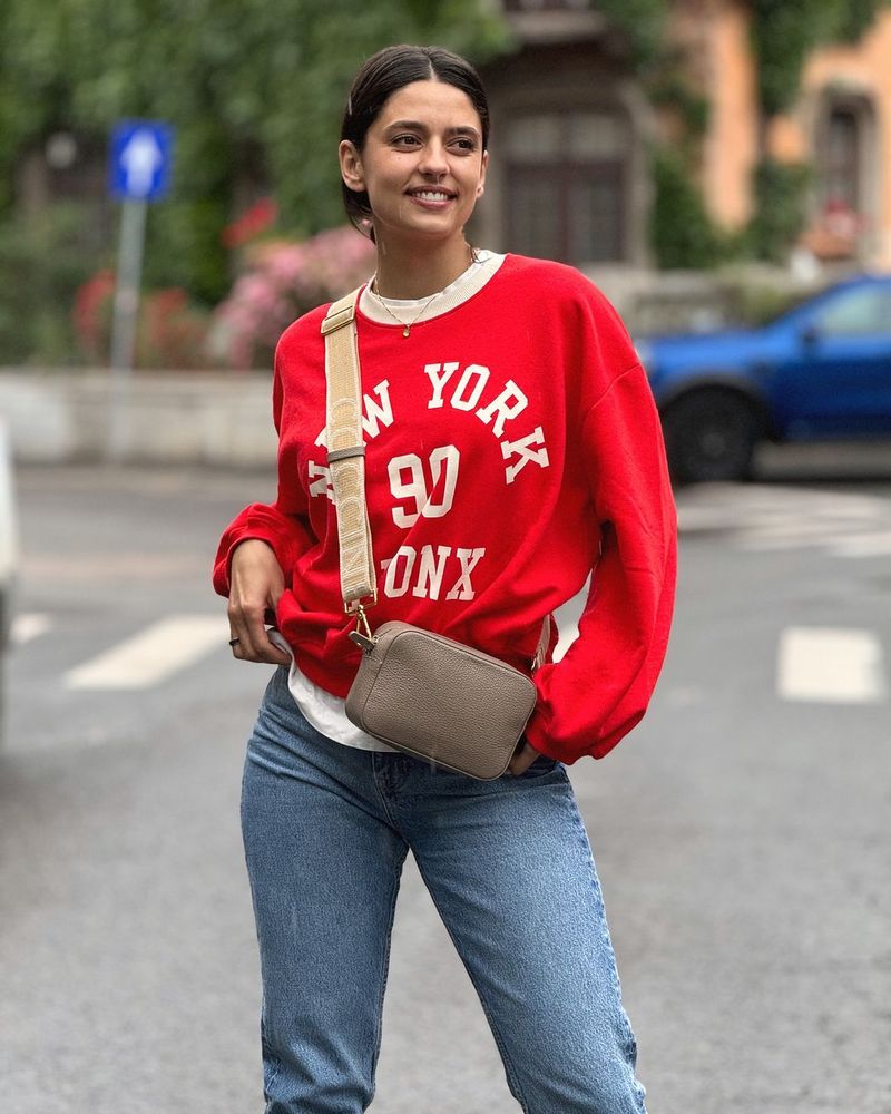 Ce facultate a terminat Oana Moșneagu? 