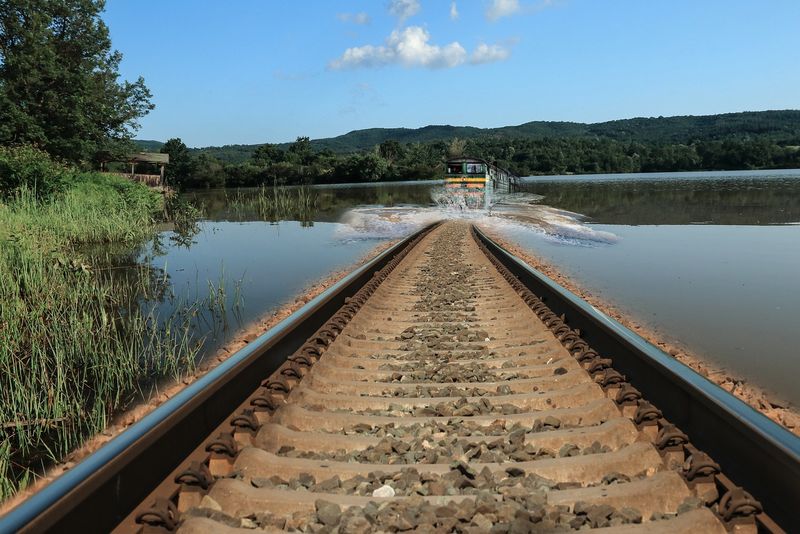 30 de trenuri directe vor pleca zilnic spre litoralul românesc