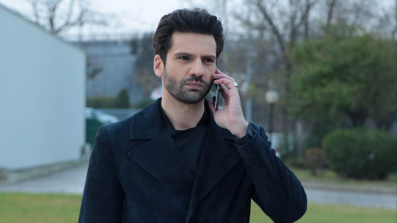 Kaan Urgancıoğlu din serialul fenomen &bdquo;Secrete de familie&rdquo;, o nouă fotografie adorabilă cu fiul lui. Cum l-a surprins