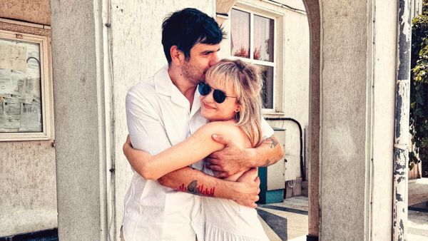 A spus „DA” în mare secret! Actorul Alex Bogdan s-a căsătorit