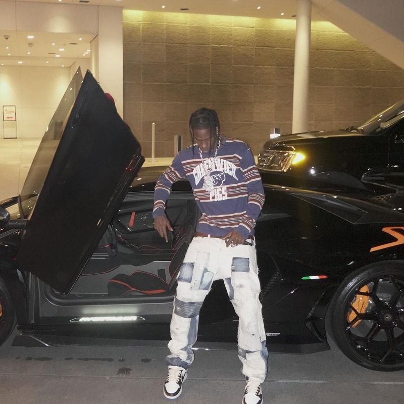 Travis Scott va fi prezent la Beach Please