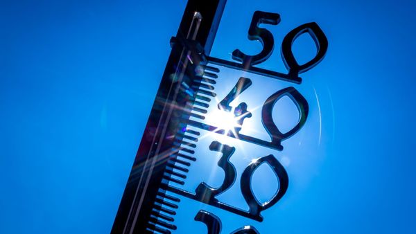 Weekend infernal: Temperaturile vor atinge valori record! Cod roșu de caniculă. Ce zone sunt vizate 