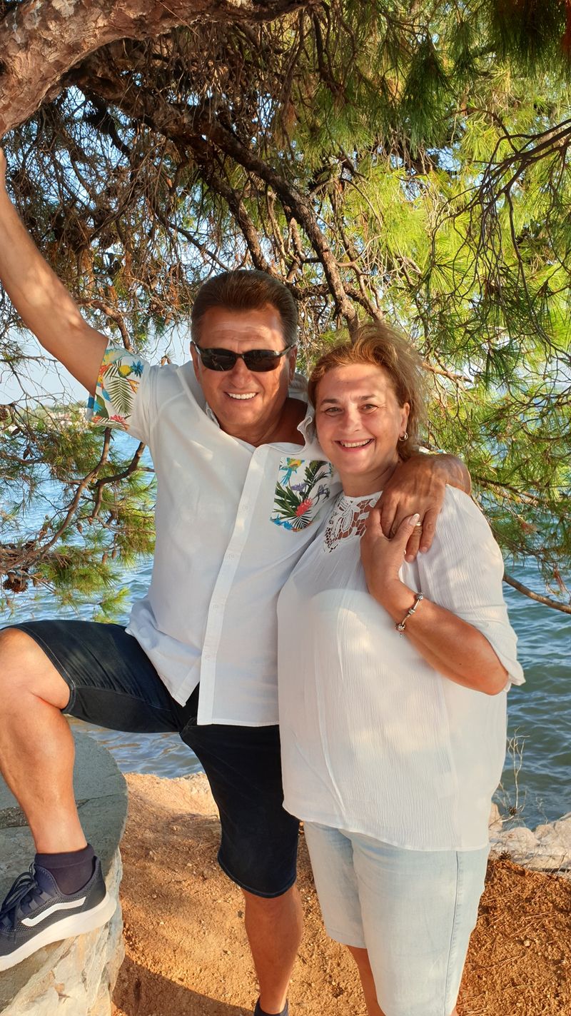 Nea Mărin și soția lui