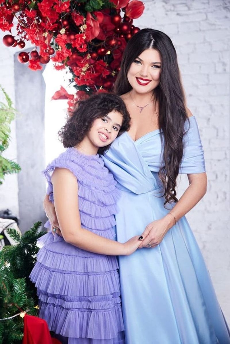 Fiica Paulei Seling își va petrece vacanța atât cu artista, cât și cu tatăl ei