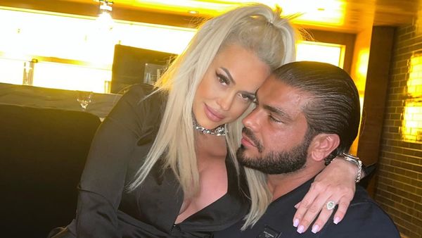 Anda Adam &icirc;mbracă din nou rochia de mireasă. Nașii artistei sunt persoane publice și influente