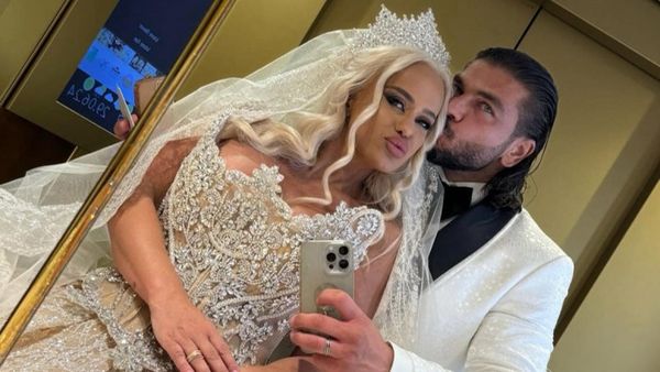 Anda Adam și Yosif Mohaci, atmosferă incendiară la propria nuntă. Cum şi-au făcut cei doi apariţia  în fața invitaților