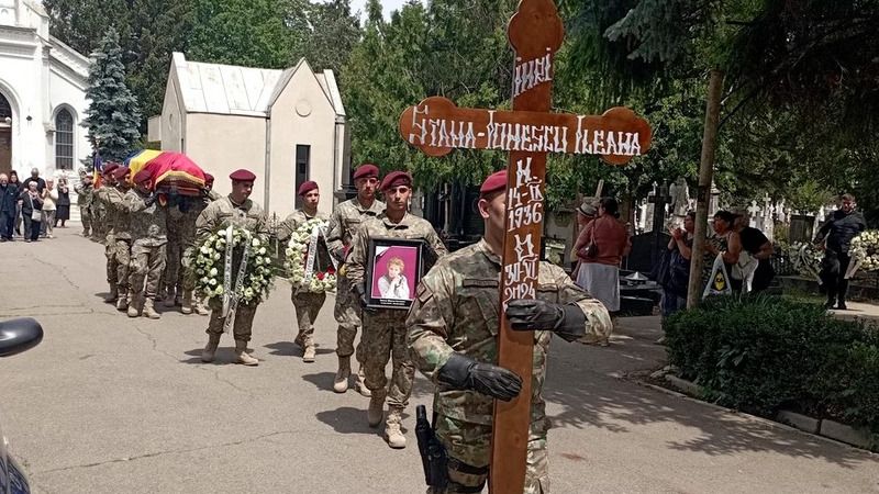 Multă durere și dezamăgire la priveghiul Ilenei Stana Ionescu! Marea actriță, uitată de toată lumea: &rdquo;Prea puțini au venit. Păcat!&rdquo;