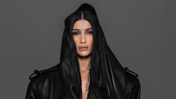 Alina Eremia a susținut Echipa Națională de fotbal cu muzica sa - VIDEO