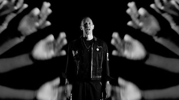 Coldplay a lansat videoclipul piesei "feelslikeimfallinginlove".  &Icirc;n ce loc inedit a fost filmat