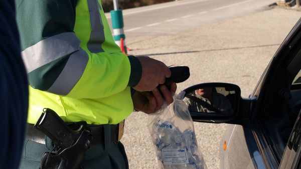 Modificarea codului rutier care a băgat spaima în conducătorii auto. Ce pot păți șoferii care refuză testarea cu etilotestul sau drugtestul