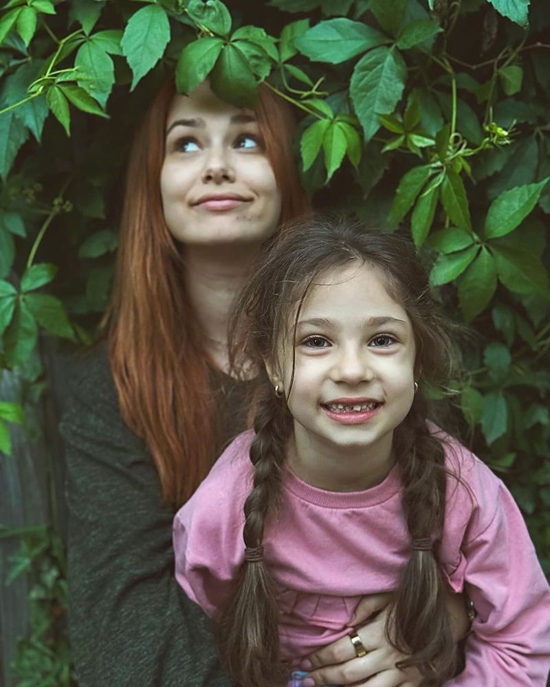 Cum reacționează fiica lui Feli Donose atunci când mama ei este nevoită să plece de acasă?